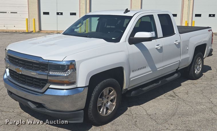 image for item EF1952 2018 Chevrolet Silverado 1500 Double Cab pickup truck