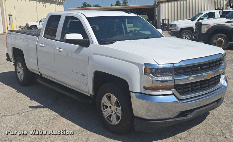 image for item EF1952 2018 Chevrolet Silverado 1500 Double Cab pickup truck