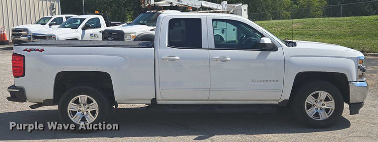 image for item EF1952 2018 Chevrolet Silverado 1500 Double Cab pickup truck