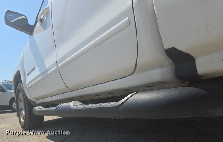 image for item EF1952 2018 Chevrolet Silverado 1500 Double Cab pickup truck