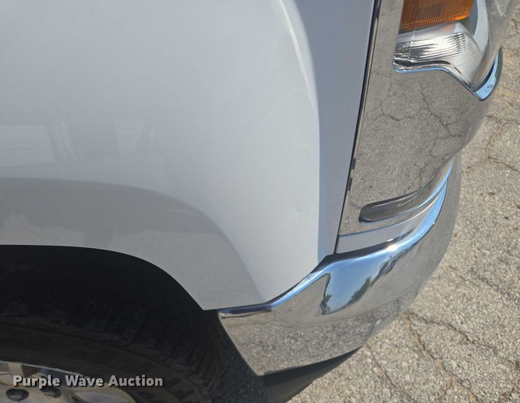 image for item EF1952 2018 Chevrolet Silverado 1500 Double Cab pickup truck