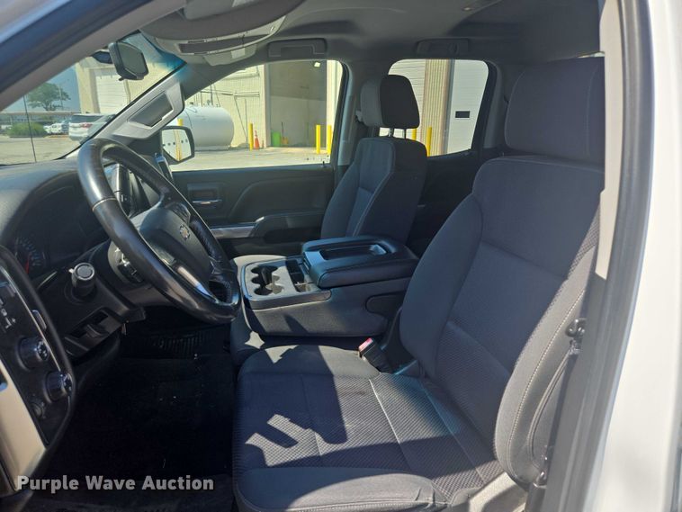 image for item EF1952 2018 Chevrolet Silverado 1500 Double Cab pickup truck