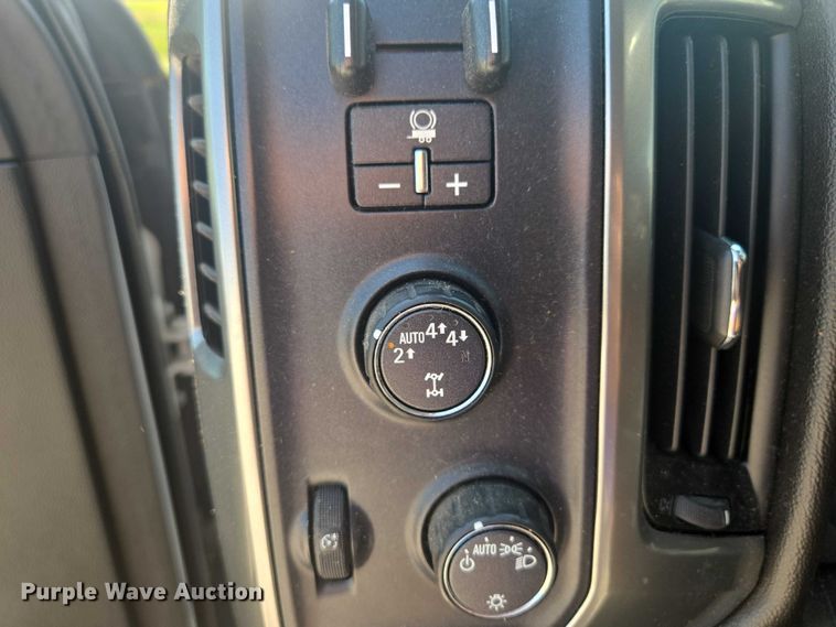 image for item EF1952 2018 Chevrolet Silverado 1500 Double Cab pickup truck