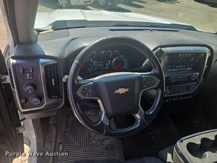 image for item EF1952 2018 Chevrolet Silverado 1500 Double Cab pickup truck