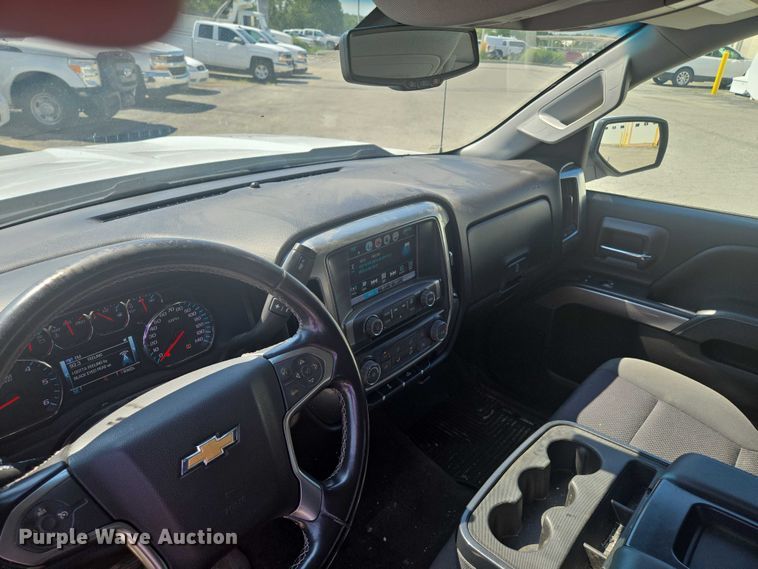 image for item EF1952 2018 Chevrolet Silverado 1500 Double Cab pickup truck