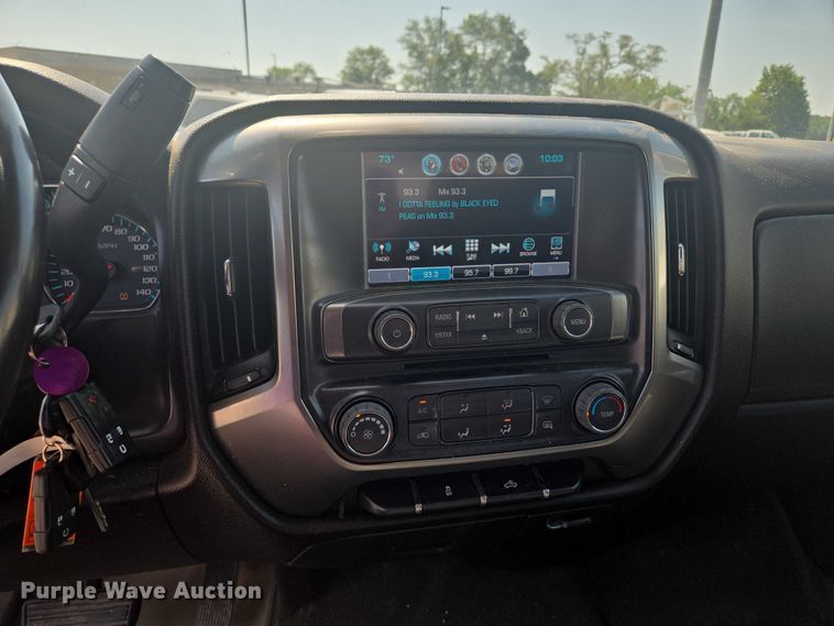 image for item EF1952 2018 Chevrolet Silverado 1500 Double Cab pickup truck