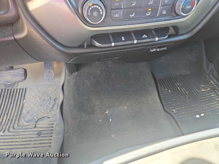 image for item EF1952 2018 Chevrolet Silverado 1500 Double Cab pickup truck