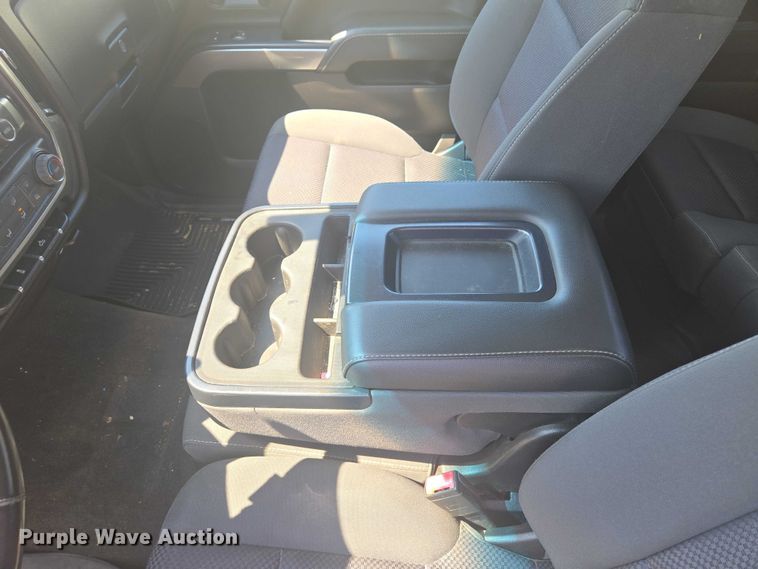 image for item EF1952 2018 Chevrolet Silverado 1500 Double Cab pickup truck