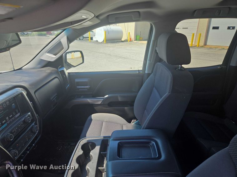 image for item EF1952 2018 Chevrolet Silverado 1500 Double Cab pickup truck