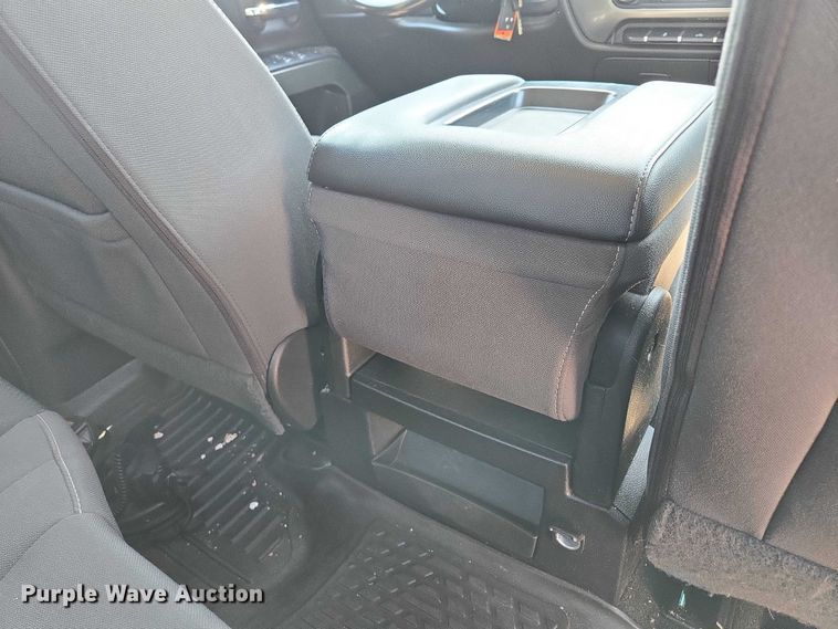 image for item EF1952 2018 Chevrolet Silverado 1500 Double Cab pickup truck