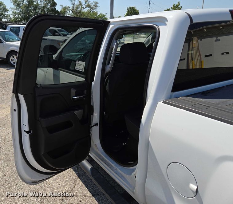 image for item EF1952 2018 Chevrolet Silverado 1500 Double Cab pickup truck