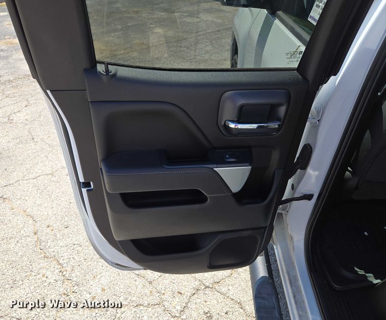 image for item EF1952 2018 Chevrolet Silverado 1500 Double Cab pickup truck