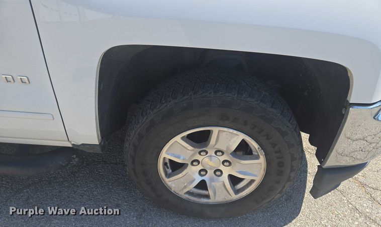 image for item EF1952 2018 Chevrolet Silverado 1500 Double Cab pickup truck