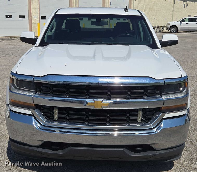 image for item EF1953 2016 Chevrolet Silverado 1500 Double Cab pickup truck