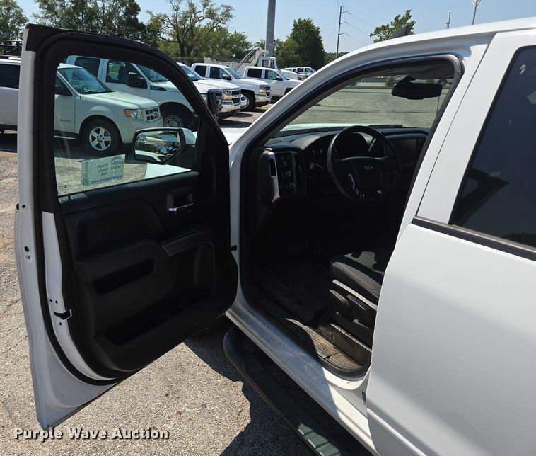 image for item EF1953 2016 Chevrolet Silverado 1500 Double Cab pickup truck