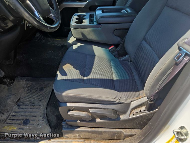 image for item EF1953 2016 Chevrolet Silverado 1500 Double Cab pickup truck