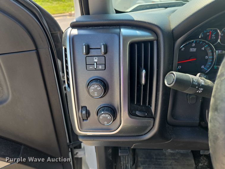 image for item EF1953 2016 Chevrolet Silverado 1500 Double Cab pickup truck