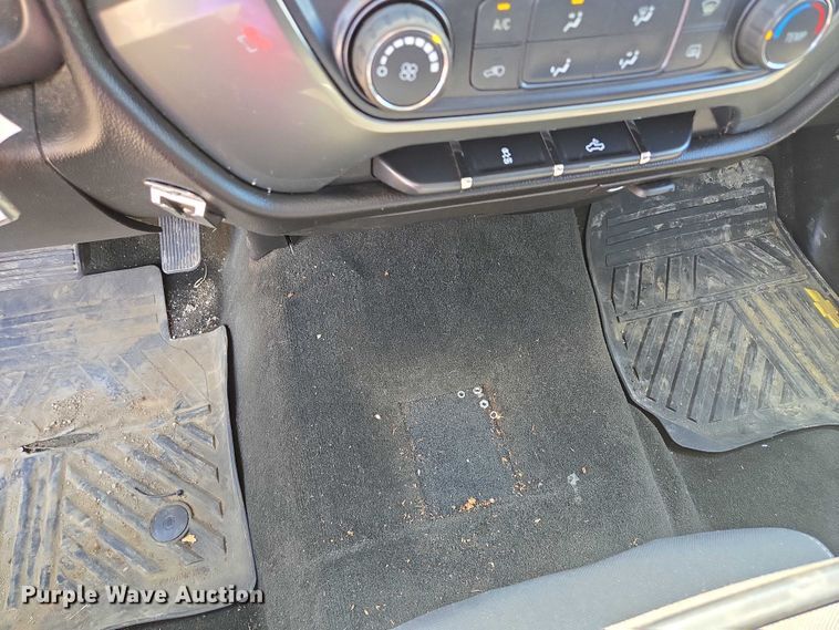 image for item EF1953 2016 Chevrolet Silverado 1500 Double Cab pickup truck