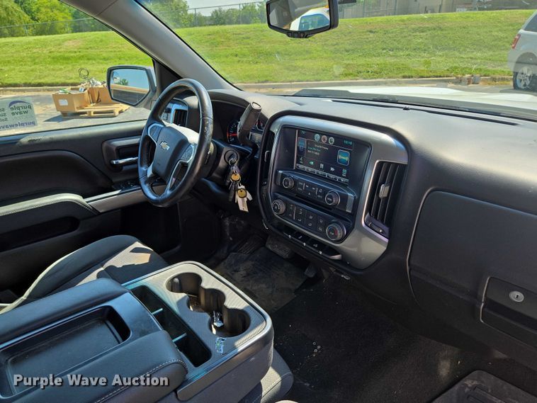 image for item EF1953 2016 Chevrolet Silverado 1500 Double Cab pickup truck