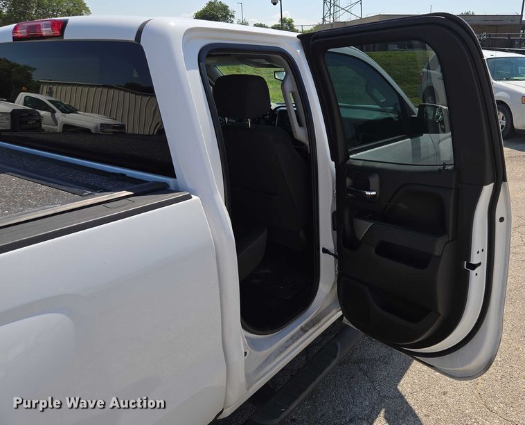 image for item EF1953 2016 Chevrolet Silverado 1500 Double Cab pickup truck