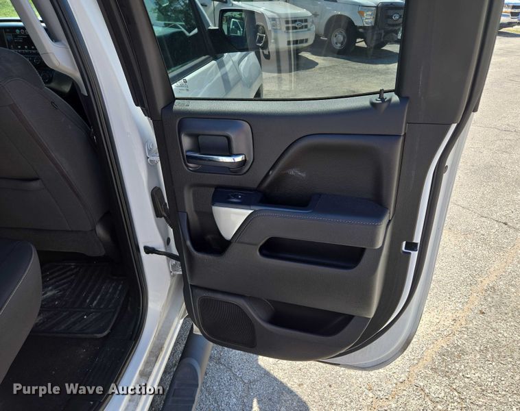 image for item EF1953 2016 Chevrolet Silverado 1500 Double Cab pickup truck