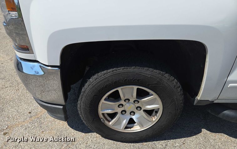 image for item EF1953 2016 Chevrolet Silverado 1500 Double Cab pickup truck