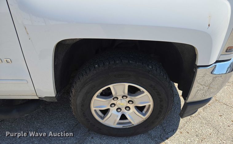 image for item EF1953 2016 Chevrolet Silverado 1500 Double Cab pickup truck