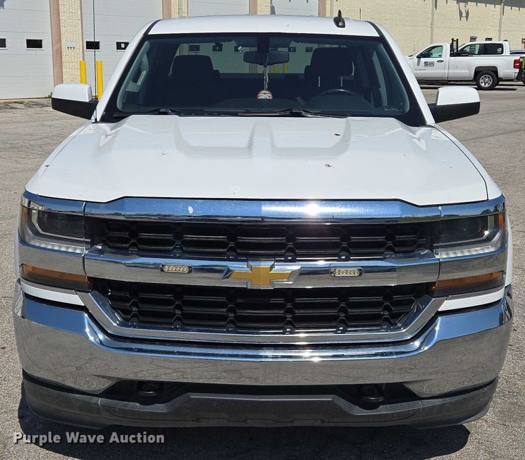 image for item EF1954 2017 Chevrolet Silverado 1500 Crew Cab pickup truck