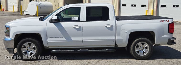image for item EF1954 2017 Chevrolet Silverado 1500 Crew Cab pickup truck