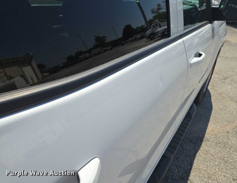 image for item EF1954 2017 Chevrolet Silverado 1500 Crew Cab pickup truck