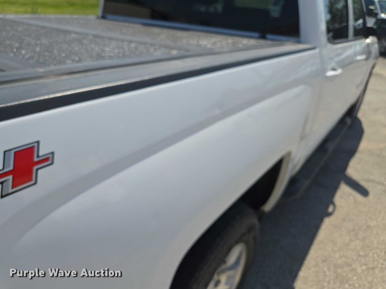 image for item EF1954 2017 Chevrolet Silverado 1500 Crew Cab pickup truck