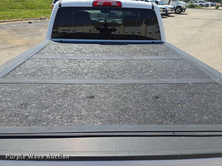 image for item EF1954 2017 Chevrolet Silverado 1500 Crew Cab pickup truck