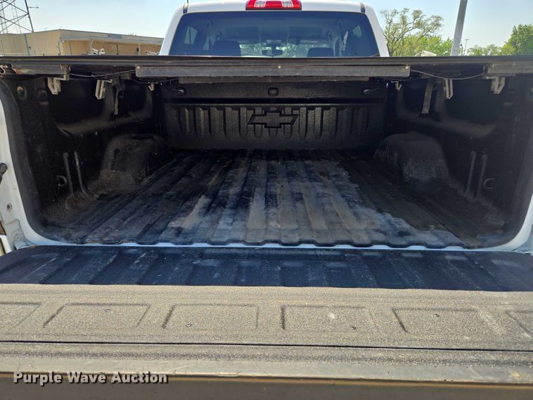 image for item EF1954 2017 Chevrolet Silverado 1500 Crew Cab pickup truck