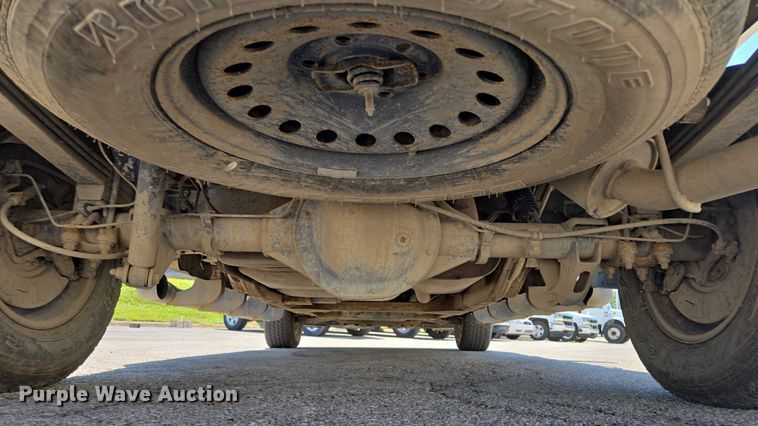 image for item EF1954 2017 Chevrolet Silverado 1500 Crew Cab pickup truck