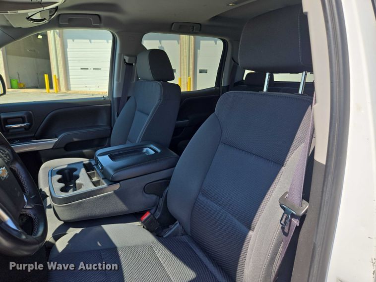 image for item EF1954 2017 Chevrolet Silverado 1500 Crew Cab pickup truck