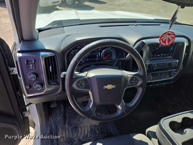 image for item EF1954 2017 Chevrolet Silverado 1500 Crew Cab pickup truck