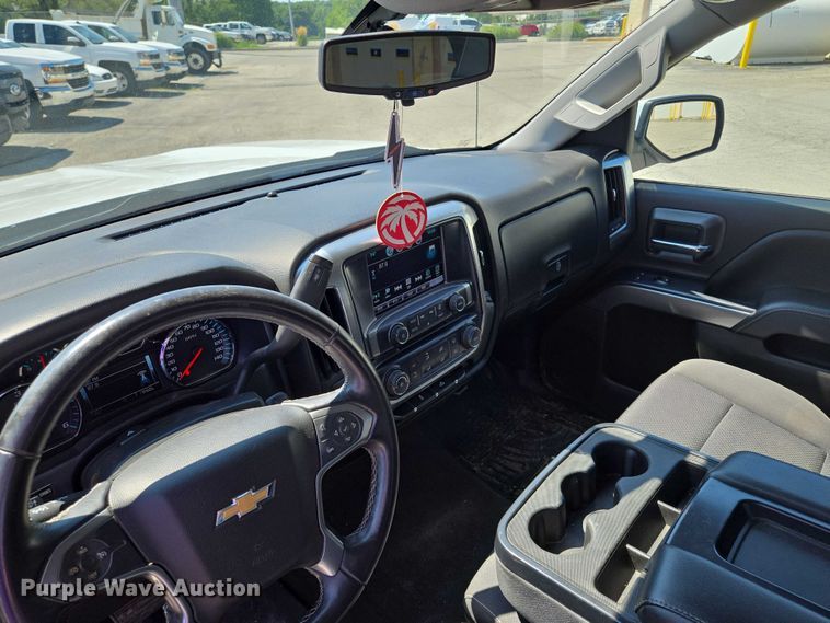 image for item EF1954 2017 Chevrolet Silverado 1500 Crew Cab pickup truck