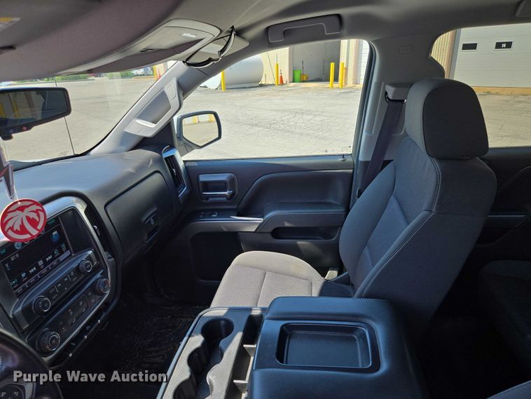 image for item EF1954 2017 Chevrolet Silverado 1500 Crew Cab pickup truck