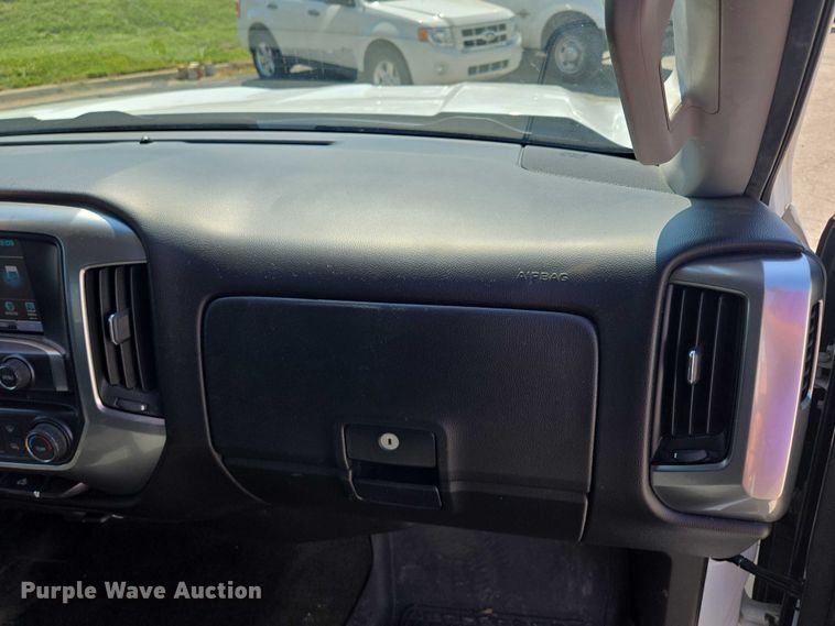 image for item EF1954 2017 Chevrolet Silverado 1500 Crew Cab pickup truck