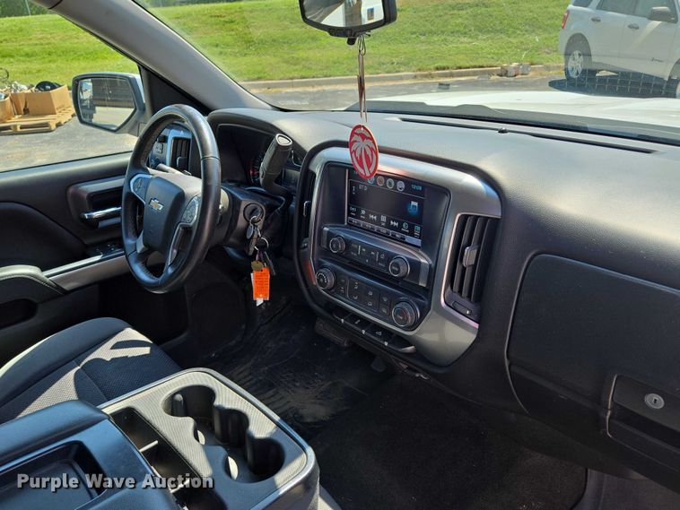 image for item EF1954 2017 Chevrolet Silverado 1500 Crew Cab pickup truck