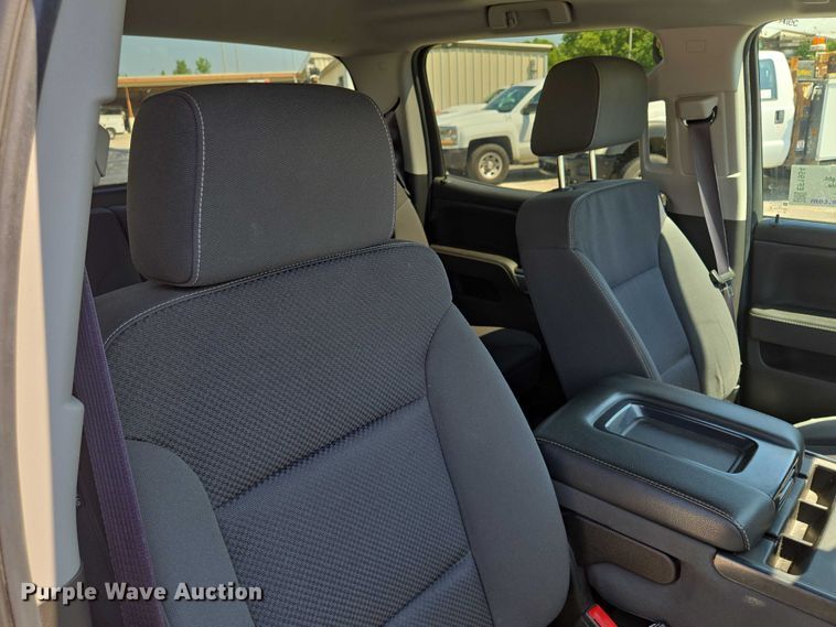 image for item EF1954 2017 Chevrolet Silverado 1500 Crew Cab pickup truck