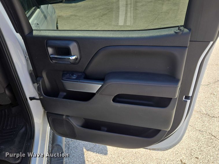 image for item EF1954 2017 Chevrolet Silverado 1500 Crew Cab pickup truck