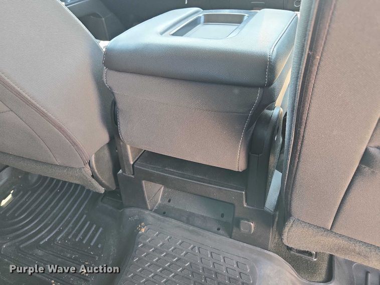 image for item EF1954 2017 Chevrolet Silverado 1500 Crew Cab pickup truck