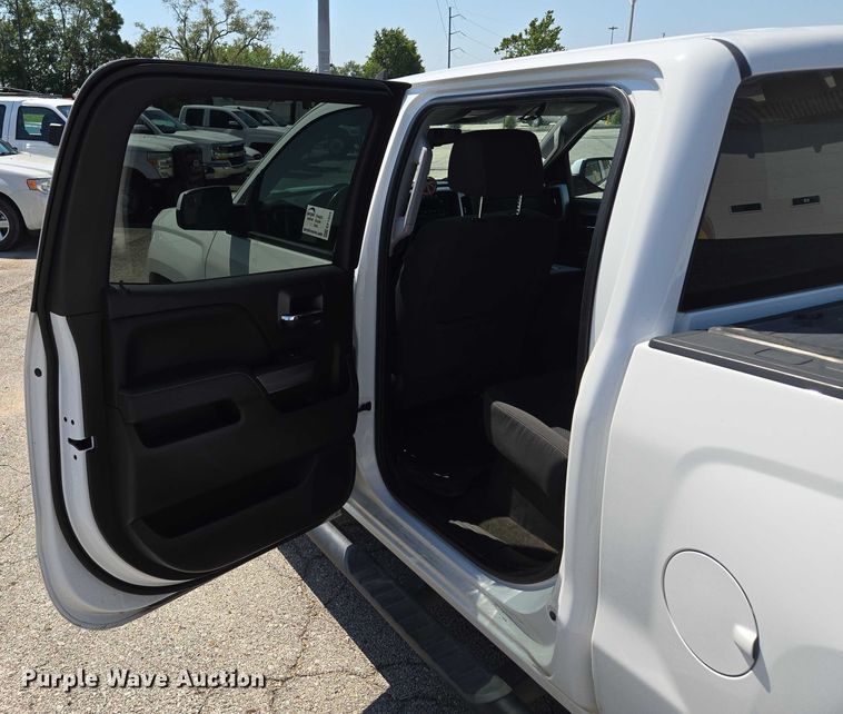 image for item EF1954 2017 Chevrolet Silverado 1500 Crew Cab pickup truck