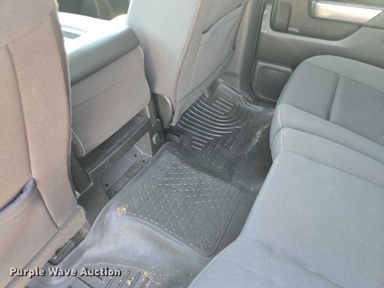 image for item EF1954 2017 Chevrolet Silverado 1500 Crew Cab pickup truck