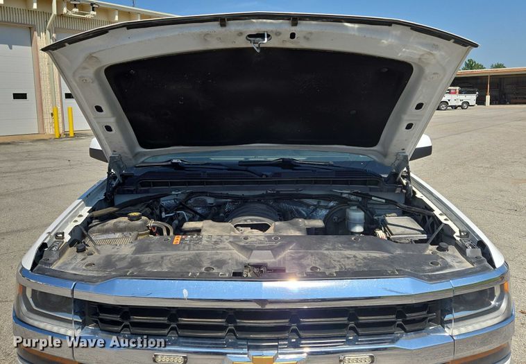 image for item EF1954 2017 Chevrolet Silverado 1500 Crew Cab pickup truck