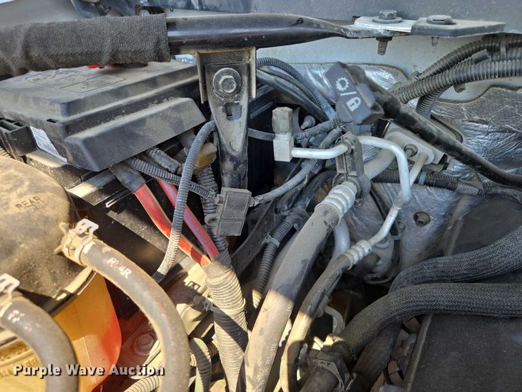 image for item EF1954 2017 Chevrolet Silverado 1500 Crew Cab pickup truck