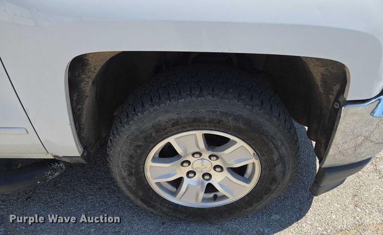 image for item EF1954 2017 Chevrolet Silverado 1500 Crew Cab pickup truck