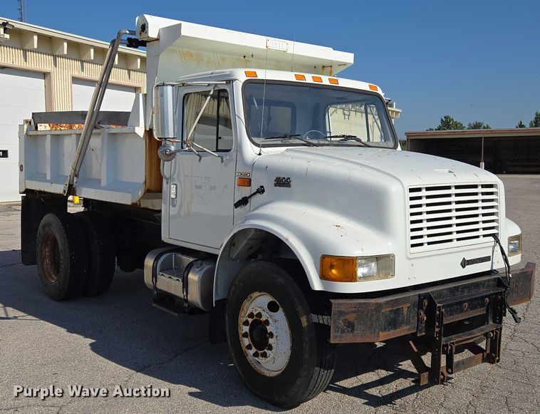 image for item EF1955 2000 International 4900 dump truck