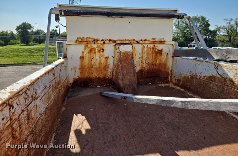 image for item EF1955 2000 International 4900 dump truck